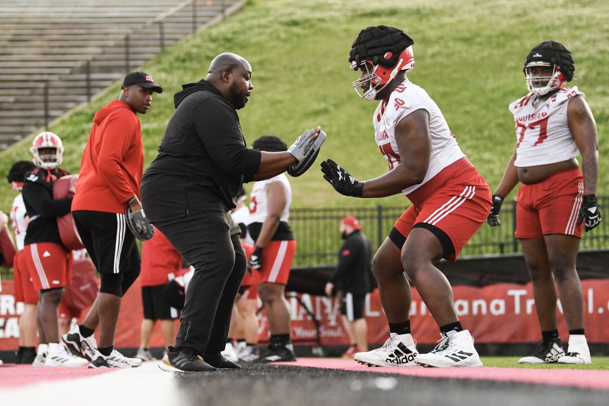 BenMPhotog's tweet photo. spring football. #geauxcajuns https://t.co/O9NhhwkuEW
