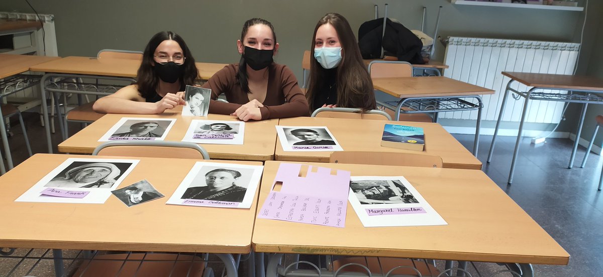AnitsircCribot's tweet photo. Escape Room al voltant del 8M organitzat per 2TIS. Quin és l'origen d'aquesta data? Aquesta i altres preguntes se'ns responen a través d'enigmes. @INS_Pla_Marcell https://t.co/rKfIoQMfBO