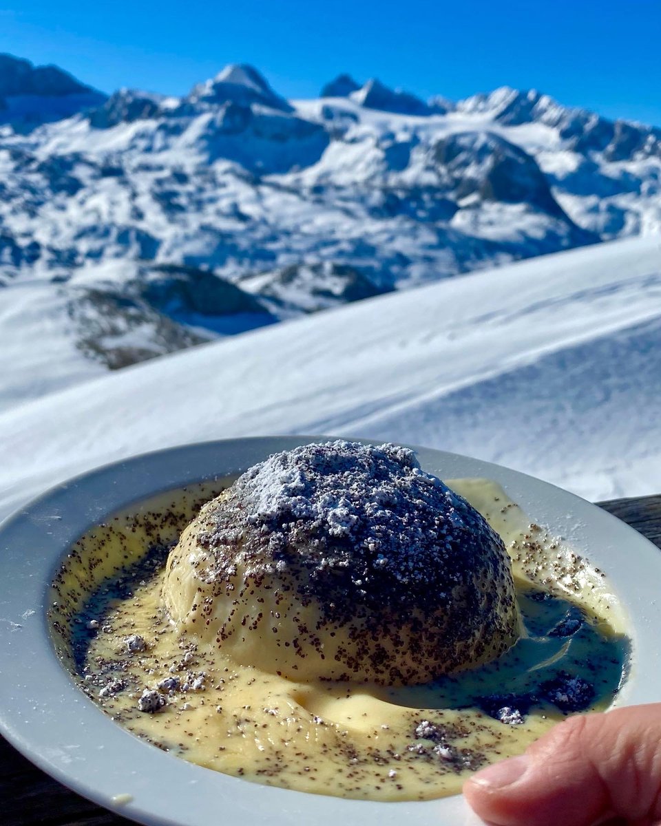 DachsteinKripp's tweet photo. Yummy 😋 What do you prefer at a stop off? Something traditional sweet e.g. Austrian „Germknödel“ or something savory with a glas beer? 

#dachsteinkrippenstein #krippenstein #delights #essen #foodie #germknödel #dachstein #krippenstein https://t.co/2dP7Xyyrhp
