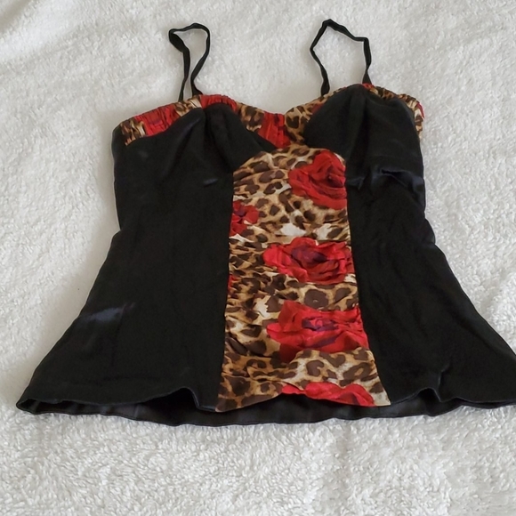 thegomamas's tweet photo. So good I had to share! Check out all the items I'm loving on @Poshmarkapp #poshmark #fashion #style #shopmycloset #poppybarley #express #department56: https://t.co/XNLTQJcrR0 https://t.co/flJsWwEeke