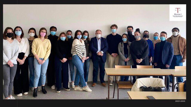 M2dpappUT1's tweet image. La promotion 2021-2022 du M2 DPAPP a eu l’honneur de recevoir Monsieur Bruno Dalles, ancien directeur de Tracfin. Les étudiants le remercient pour avoir partagé son expérience et ses perspectives dans le cadre de la lutte contre le blanchiment et le financement du terrorisme !
