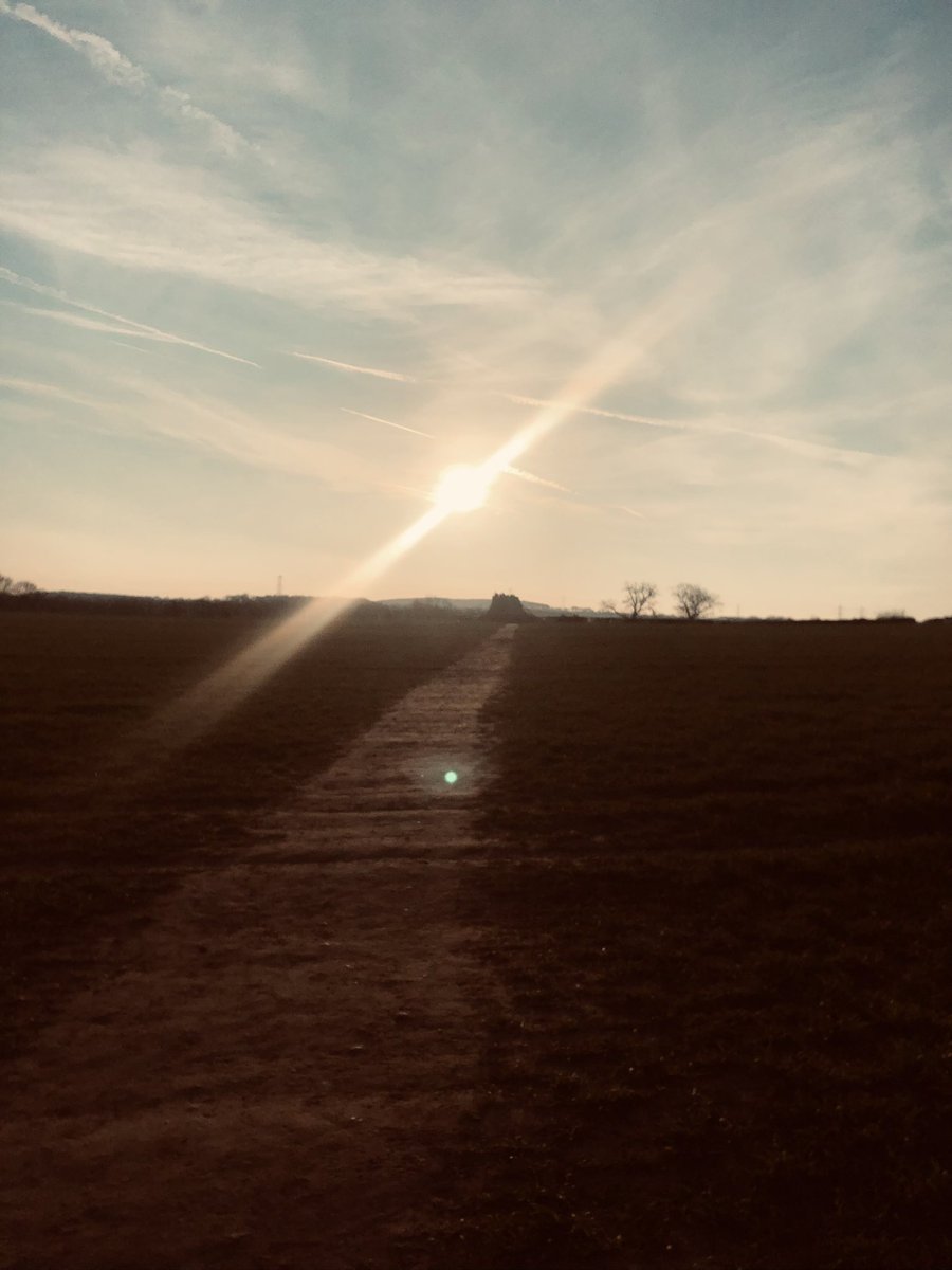 dhurren63's tweet photo. When you can start your day like this .. #somethingworthsaving & thank your stars no bullets or bombs #StandWithUkraine 🇺🇦 @UKRunChat https://t.co/osA15vGL0L