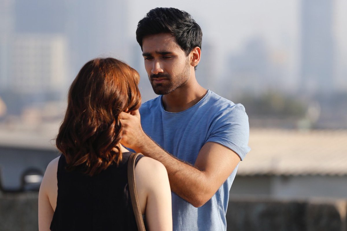 Don’t go! We just met. #LeavingonAJetPlane ❤️💕 #AmazonWishList 🎬🎞🍿amazon.com/Heartbeats-Kry…