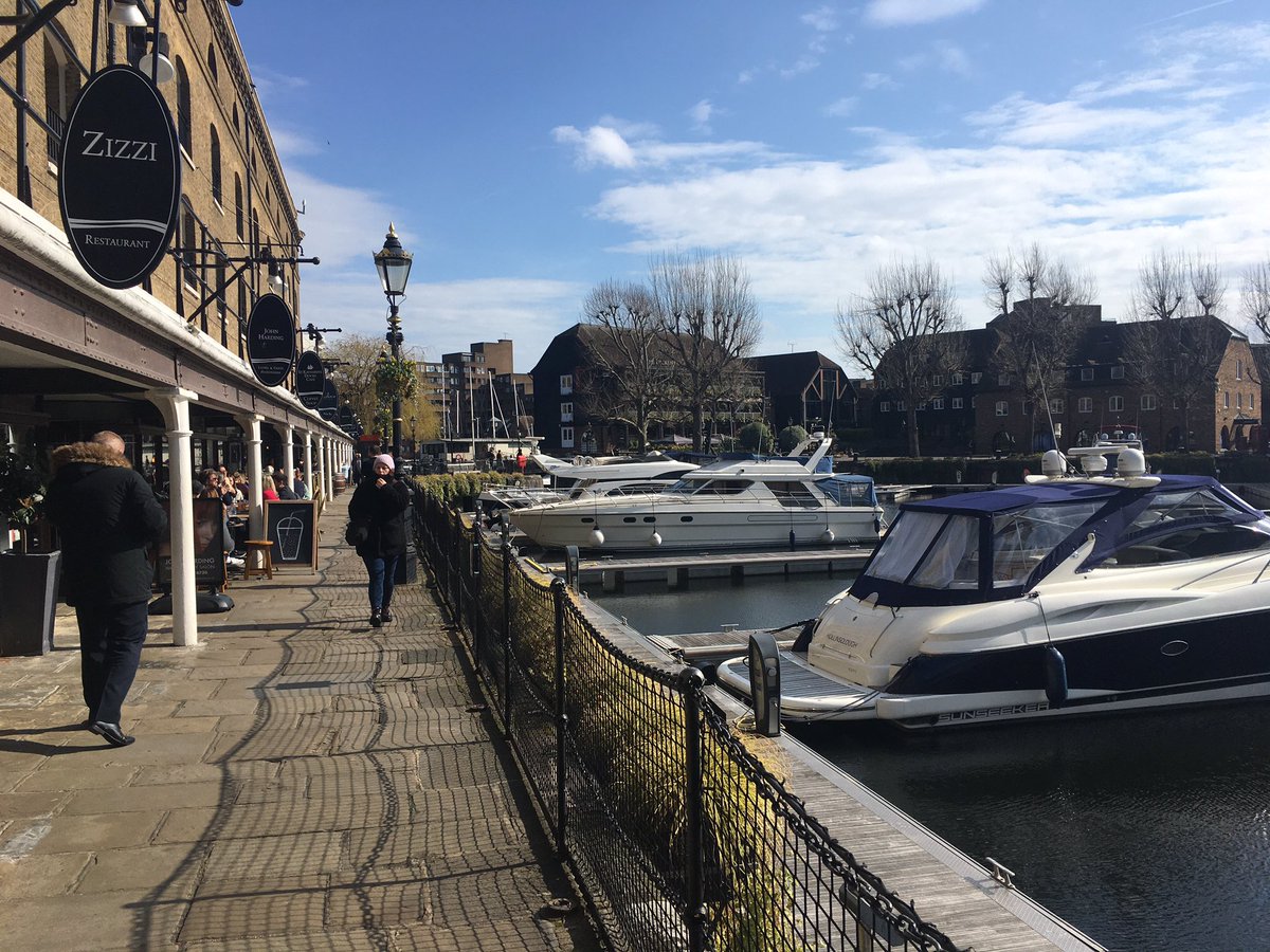 StKatsMarina's tweet photo. The historic cobbled waterfront looking stunning in yesterday’s sunshine ☀️ #happyfriday #skdocks #springtime #ivoryhouse https://t.co/RAv3cgDZgy