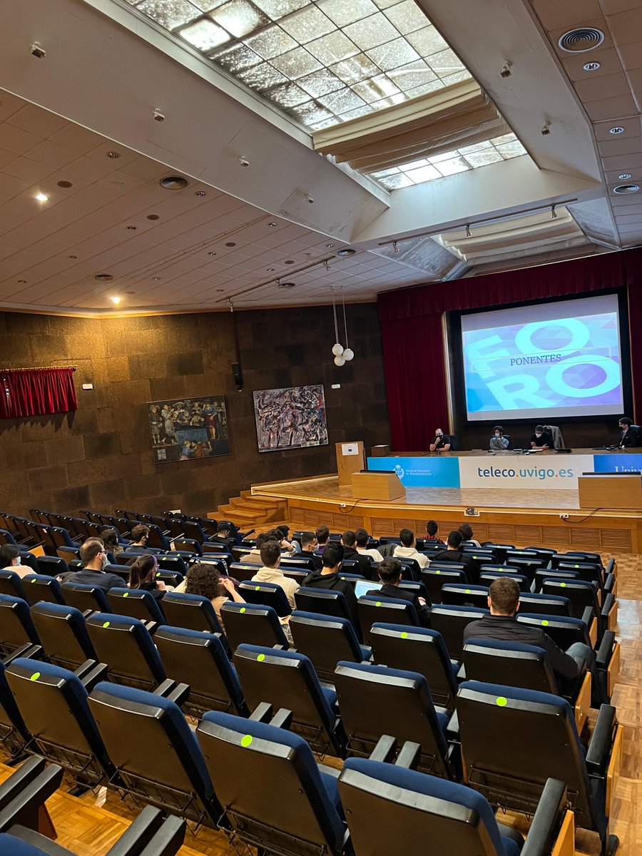 Gradiant's tweet photo. Mesas redondas, #workshop, #speedrecruiting...Algunos de los momentos que nos dejó la jornada de ayer en @forodeemprego ¡Y hoy más! Os esperamos en el stand 14 y recuerda que tenemos un concurso activo con el que puedes llevarte una remarkable. 🎉#FOROXXII https://t.co/D83wRgDQYB