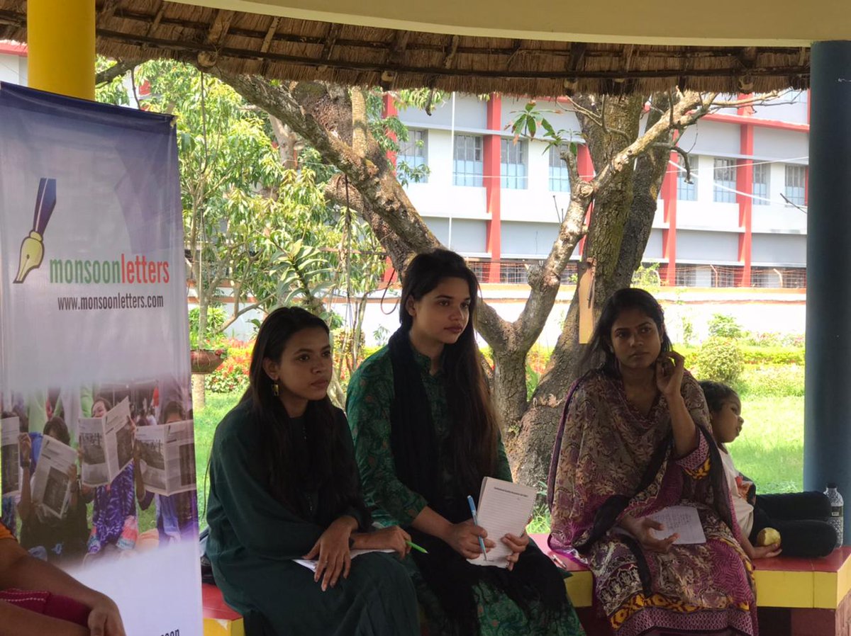 monsoonletters1's tweet photo. @monsoonletters1 held a poetry workshop in preparation for our pop-up performance at @WOWisGlobal Bangladesh Khulna Chapter 

11 March, 2022
#wowkhulna https://t.co/K9Z6QLy0CM
