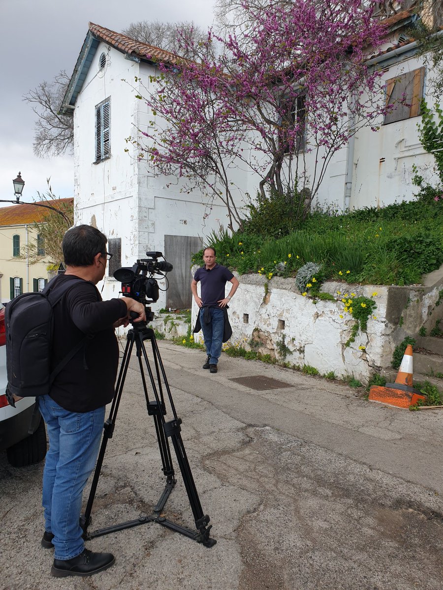 ThinkingGreenGI's tweet photo. More filming today: Everything you need to know about the Mount... join Carl Viagas as he walks you round the site for the upcoming season of "Rock Explorers". Past, future, history & natural environment ๐ณ๐ฟ๐ฆ๐
#rockexplorers #themount #gibraltargem https://t.co/T49xWz8YpP