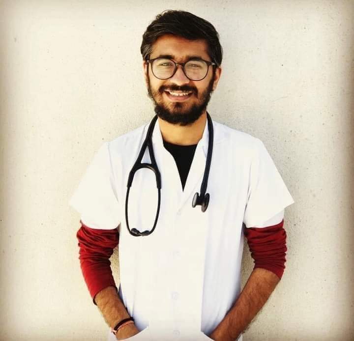 #RIP Dr Hardik Raiyani 25🙏
AHMEDABAD: A medical student, who had got admission to the MD (medicine) course at BJ Medical College on Saturday, allegedly committed suicide.

On March 8, 
2 medical students committed suicide, at Palanpur and Vadnagar
<a href="/mansukhmandviya/">Dr Mansukh Mandaviya</a> <a href="/PMOIndia/">PMO India</a>