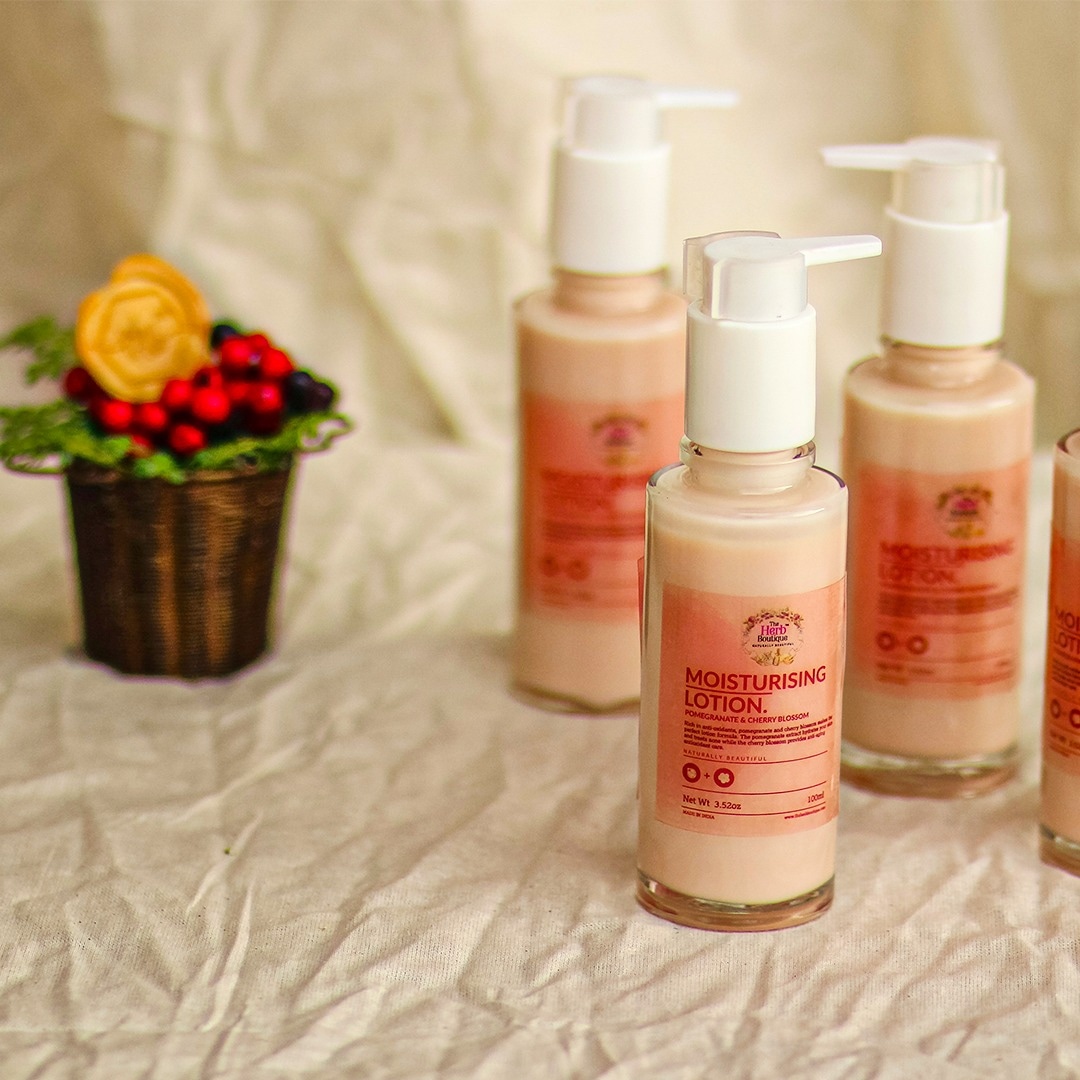 boutique_herb's tweet photo. Rich in anti-oxidants, pomegranate and cherry blossom makes the perfect lotion formula. The pomegranate extract hydrates your skin and treats acne while the cherry blossom provides anti-aging antioxidant care.

#bodylotion https://t.co/kZ27jojaJS