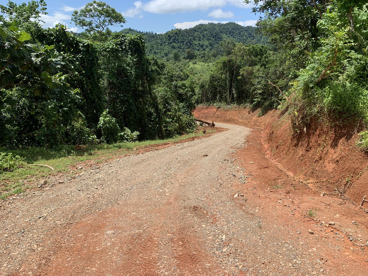MRMDFiji's tweet photo. Wait over for Nakida 📌

Funded under the @MRMDFiji’s CARFF Prog,the Nakida Access Road is expected to improve accessibility for more than 180 #RuralFijians
Nakida is located in the hinterlands of Naitasiri &amp; is currently only accessible by foot or bamboo raft

#LeaveNoOneBehind https://t.co/c2I42iIg6m