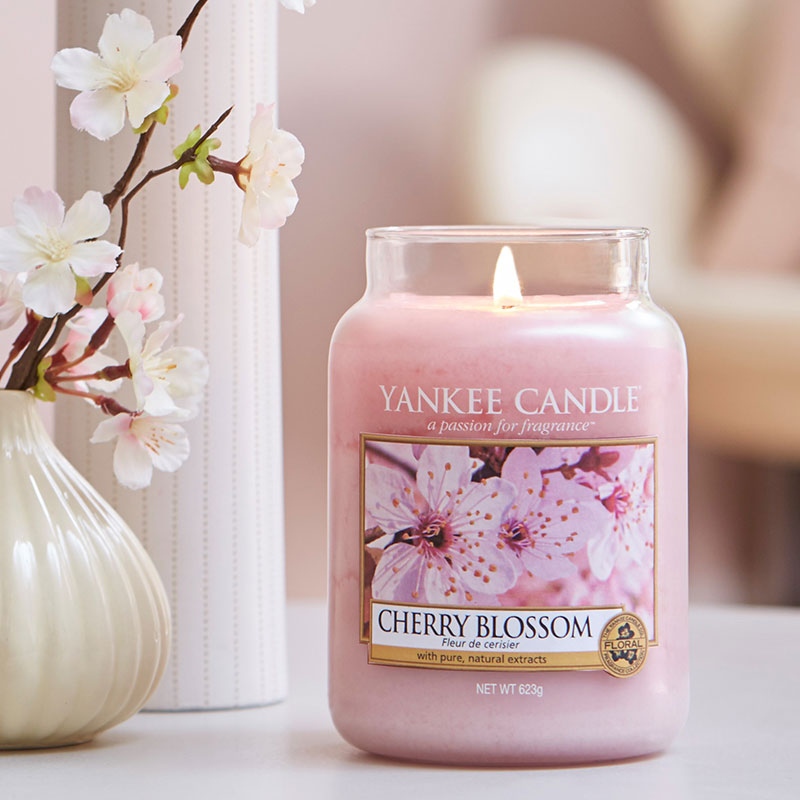 yankeecandlesa1's tweet photo. Cherry Blossom – An enchanting armful of Spring’s freshest blooms that turns any room pink and happy.

#cherryblossom #yankeecandle #candleaddicts #candlelove #fragrances https://t.co/0parxbL6s5