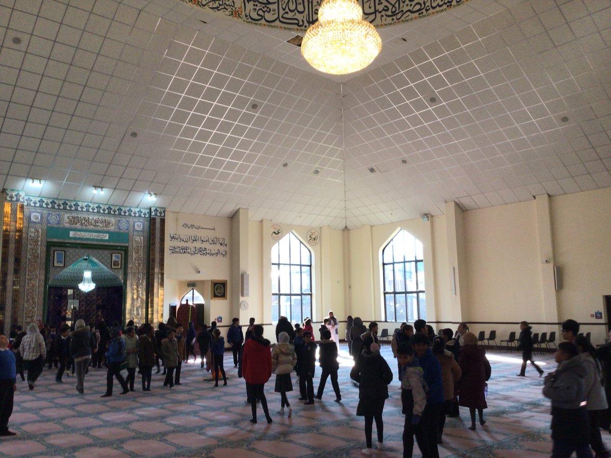 Yesterday, year 5 were privileged enough to be able to visit Leicester Central Mosque. It was a great trip and the Imam was very kind and helpful.
