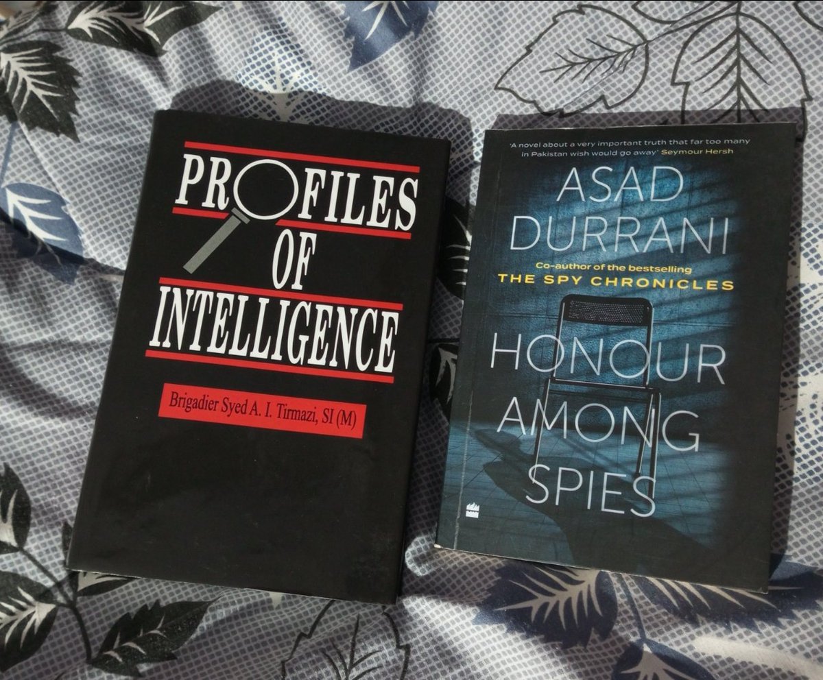 Rasia_here's tweet image. This BOOK FAIR will always be a beautiful memory for me &amp;amp; my sis as we met two of my twitter mutuals there. 🤗
#KUBF #KUBS #WeMetOnTwitter 

@MissKhan_96 @SidraNisarMemo1
You both are as cute, mature &amp;amp; kind irl as you seem to be on twt!  ❤️❤️✨✌🏻
#Tillwemeetagain