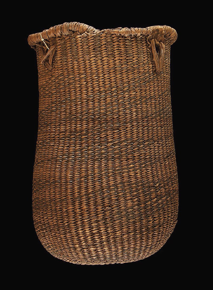 Amazing to see a #Neolithic esparto grass #basket from S Spain so complete you can almost see the hands that made it c.5,000BC. It's 1 of 6  - six!- baskets that once held held ochre, strands of human hair, mollusc shells &amp; poppy seeds. artsandculture.google.com/asset/decorate… #archaeology