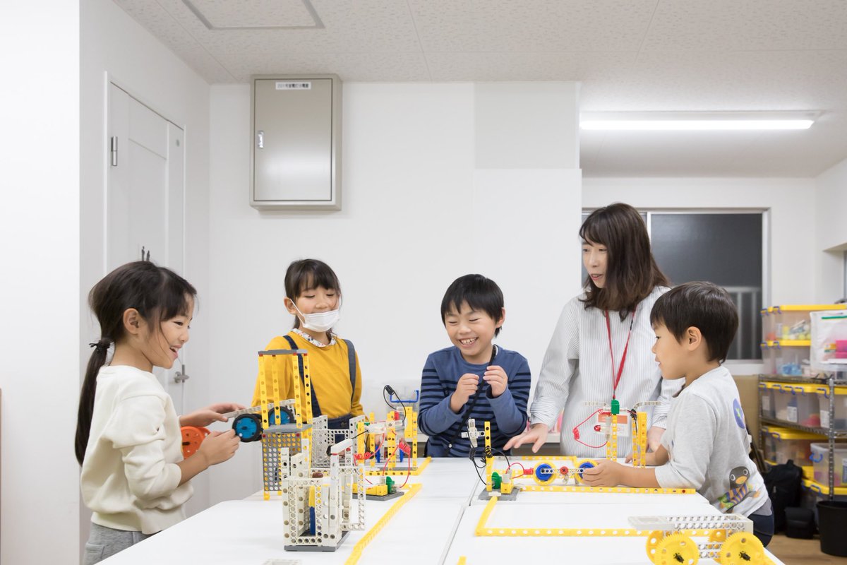 TOKYU_Reyes's tweet photo. 【パートナー情報】
2022シーズンよりオフィシャルパートナーとなった株式会社ヴィリング様に表敬訪問いたしました！
これからミッションの体現に向け共に歩んでまいります！ヴィリング様今後ともよろしくお願いいたします！

#東急Sレイエスfc #オフィシャルパートナー #ヴィリング #STEMON https://t.co/84cUyaEQHw