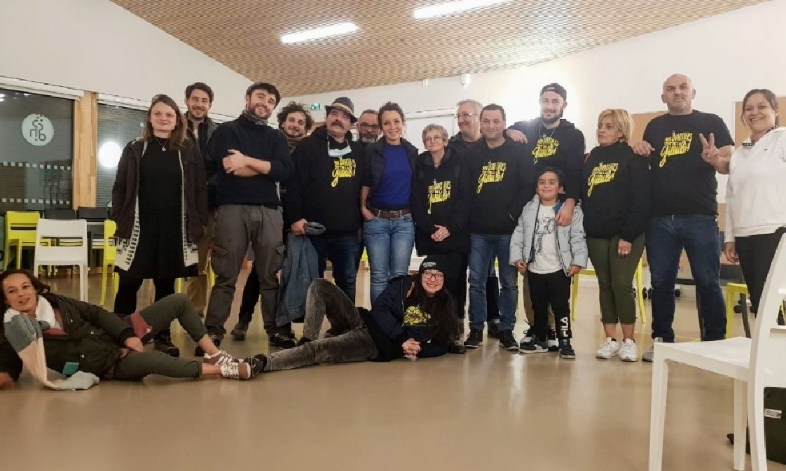 SylBffn's tweet photo. 💫 Nos Quartiers ont de la Gueule - Étape finale 🗣️✊
Fin de la tournée des @pas_sansnous et remise du Manifeste ce #12mars après plus de 40 dates. Pensées, force et soutien !
"Faire sans nous, c'est faire contre nous"
#NQOG Étape de Lyon 20/11/2021 avec @alternatiba69 https://t.co/9h7FtlR5tO