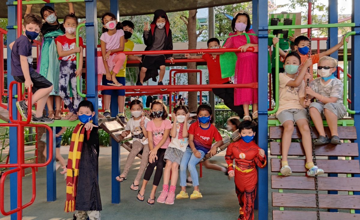 KellysPYPClass's tweet photo. A great #isppbookweek full of opportunities for Ss to engage in the fun throughout the week ~ from mystery readers to scavenger hunts, inspiring books & of course the character dress-up parade @ISPPCambodia We have some pretty 'cool beans' in G2 @leticarino #ISPPReads https://t.co/G9PLtek2Wu