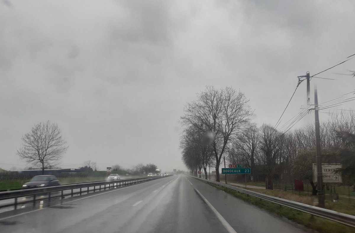Salimos de Donostia con lluvia y regresaremos igual después de no haber visto llover hasta la muga de Ucrania y vuelta. Euskadi nunca decepciona. #DYAucraniaDV #EuskadiTropikala
🏁 -270kms