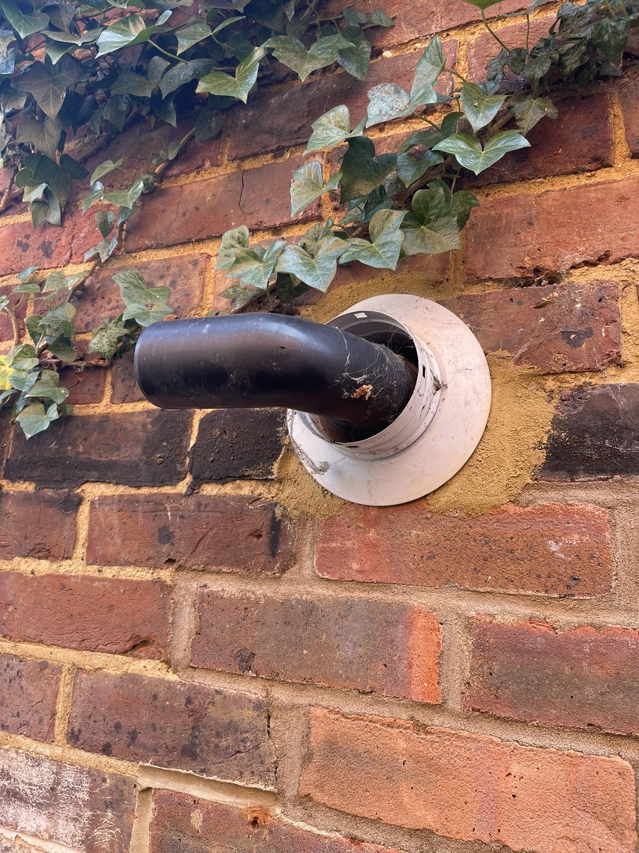 woking_plumbers's tweet photo. #arefluekiddingme https://t.co/QoZWTcZXkH