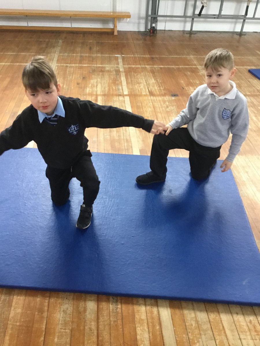 wlourladysps's tweet photo. Primary 1/2 enjoyed creating sequences during gymnastics, which included holding balances and jumps. We all enjoyed working with a partner to help improve our sequence. #MagiMarch #HWB #WLPE https://t.co/lP6DcwLihj
