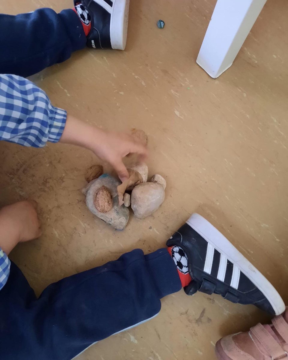 cpirosalescanal's tweet photo. Jueves de #mezclateyaprende en infantil. Qué bien lo hemos pasado con nuestros #talleres de #inteligenciasmultiples #infantilrosales #rosalesdelcanal #internivelar https://t.co/0aJwBV0gsA