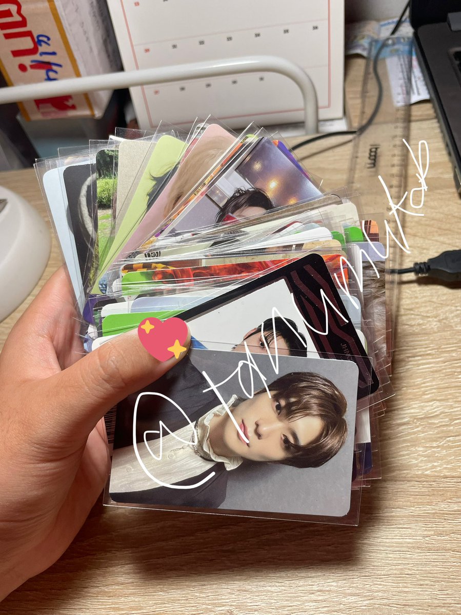ฝากฮะ จะมาปล่อยใบละไม่เกิน100 ทั้งการ์ดบั้ม,กู้ด,คิโนะ แกะเองทั้งหมด ไม่มีใบที่ซื้อต่อ มีหลายเมม ขก.คิดราคาคับ สนใจเฟบหรือรีให้หน่อยค่า🙇🏻‍♀️ #ตลาดนัดnct