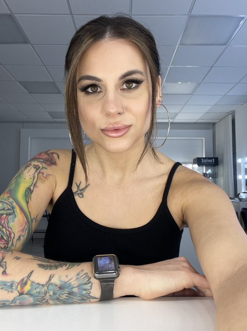 Beautiful 😻 https://t.co/PkxVNsUrRw<a href="/tag/model"class="tags"><span>#model</span></a><a href="/tag/beautiful"class="tags"><span>#beautiful</span></a><a href="/tag/mir"class="tags"><span>#mir</span></a>