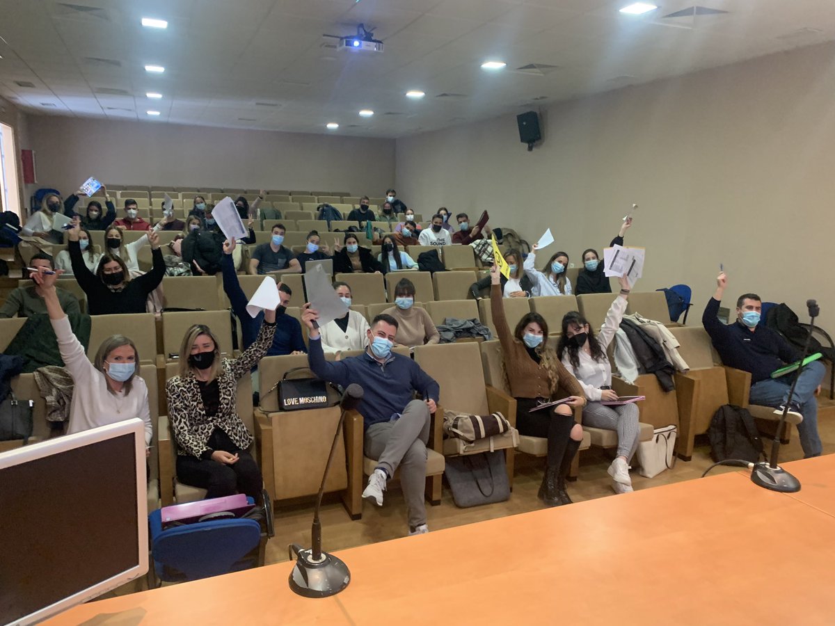 masterfiscal's tweet photo. Incluso un examen puede formar parte de la fiesta de la formación que en @masterfiscal se produce cada tarde. Orgullosos de este grupo de profesionales que lideran la asesoría fiscal y de empresa #muygrandes #soyfiscalista en @Economistas_Gra con #brilloenlosojos #IIedMasterTryAF https://t.co/Na9wubU1wu