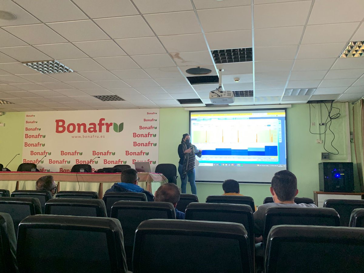 Life4Donana's tweet photo. 📣The #Life4Donana project presented the operation of the #Irristrat irrigation system of @HIDROSOPH_ES in the @bonafru cooperative 💧💧

👉 This action is part of the #advice program for 40 #farms around #Doñana 🍓🍓 https://t.co/B2TaAclg8m