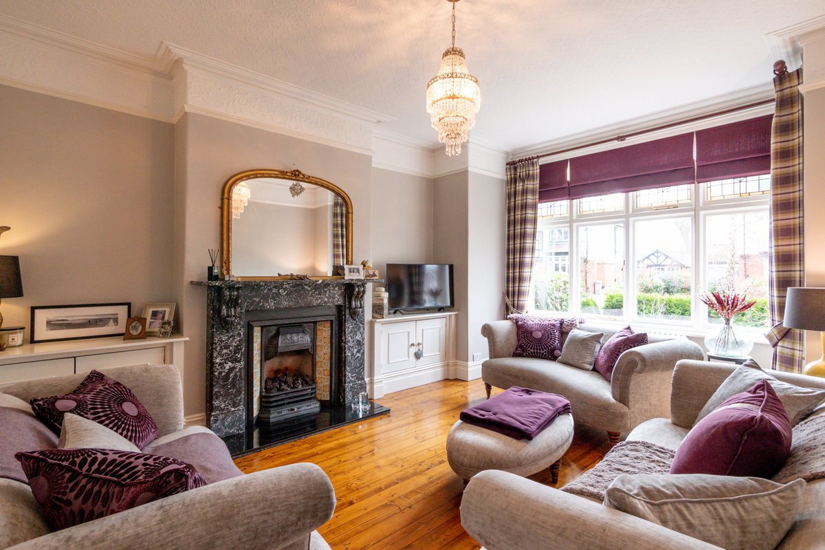 WatersonsEA's tweet photo. NEW!
Heath Road, #Hale - O/O £1,250,000
A beautifully presented, much improved 4 Bedroom, 2 Bathroom, Edwardian Semi Detached family home over three floors and positioned right in the heart of the village. For a #viewing ☎️01619416633 or via 📧hale@watersons.net #propertyforsale https://t.co/cRZhpP1Jup