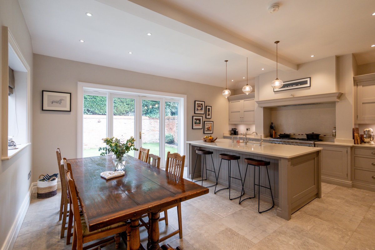 WatersonsEA's tweet photo. NEW!
Heath Road, #Hale - O/O £1,250,000
A beautifully presented, much improved 4 Bedroom, 2 Bathroom, Edwardian Semi Detached family home over three floors and positioned right in the heart of the village. For a #viewing ☎️01619416633 or via 📧hale@watersons.net #propertyforsale https://t.co/cRZhpP1Jup