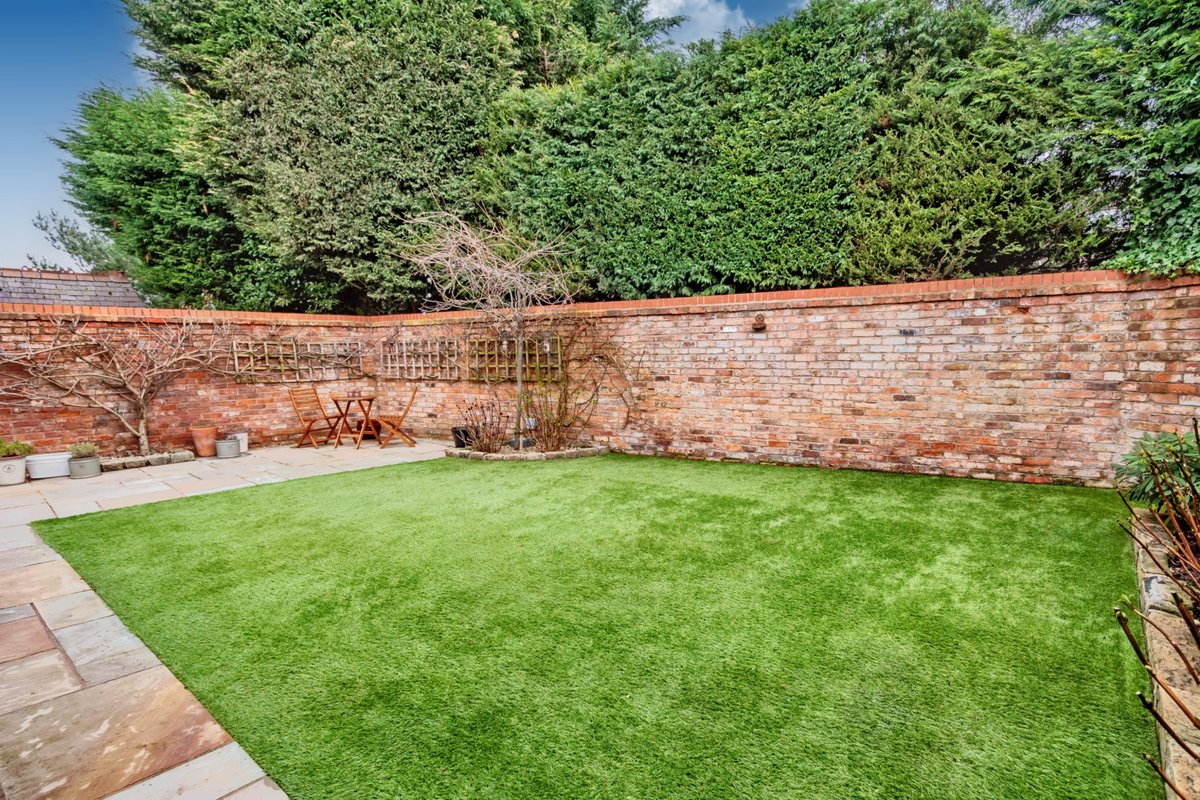 WatersonsEA's tweet photo. NEW!
Heath Road, #Hale - O/O £1,250,000
A beautifully presented, much improved 4 Bedroom, 2 Bathroom, Edwardian Semi Detached family home over three floors and positioned right in the heart of the village. For a #viewing ☎️01619416633 or via 📧hale@watersons.net #propertyforsale https://t.co/cRZhpP1Jup