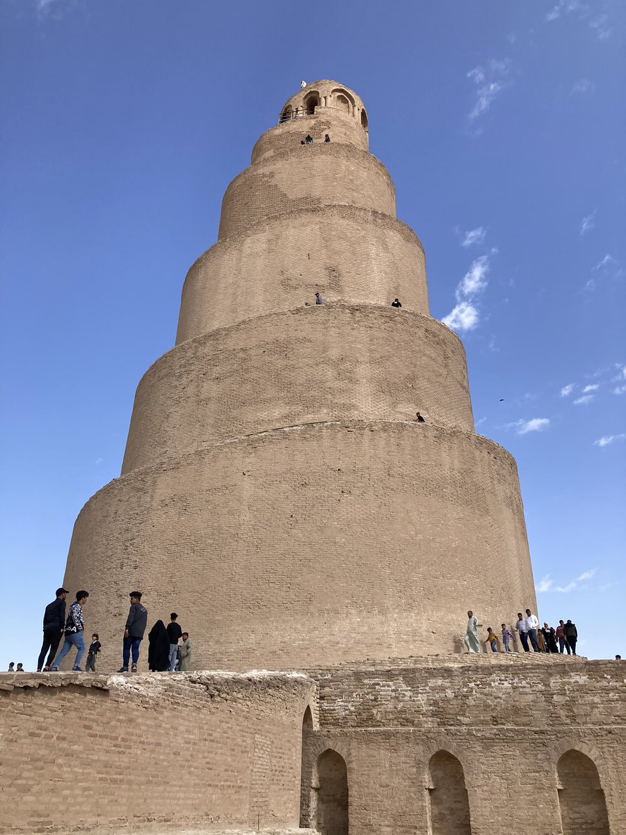 mimochilamepesa's tweet photo. La torre en espiral de Samaara es en realidad el minarete de la gran mezquita q mando constrirbel califa de Bagdad cuando translado la capital administrativa de Bagdad a Samaara #irak #samaara #minarete #viajalibre https://t.co/buwl0hSY5T