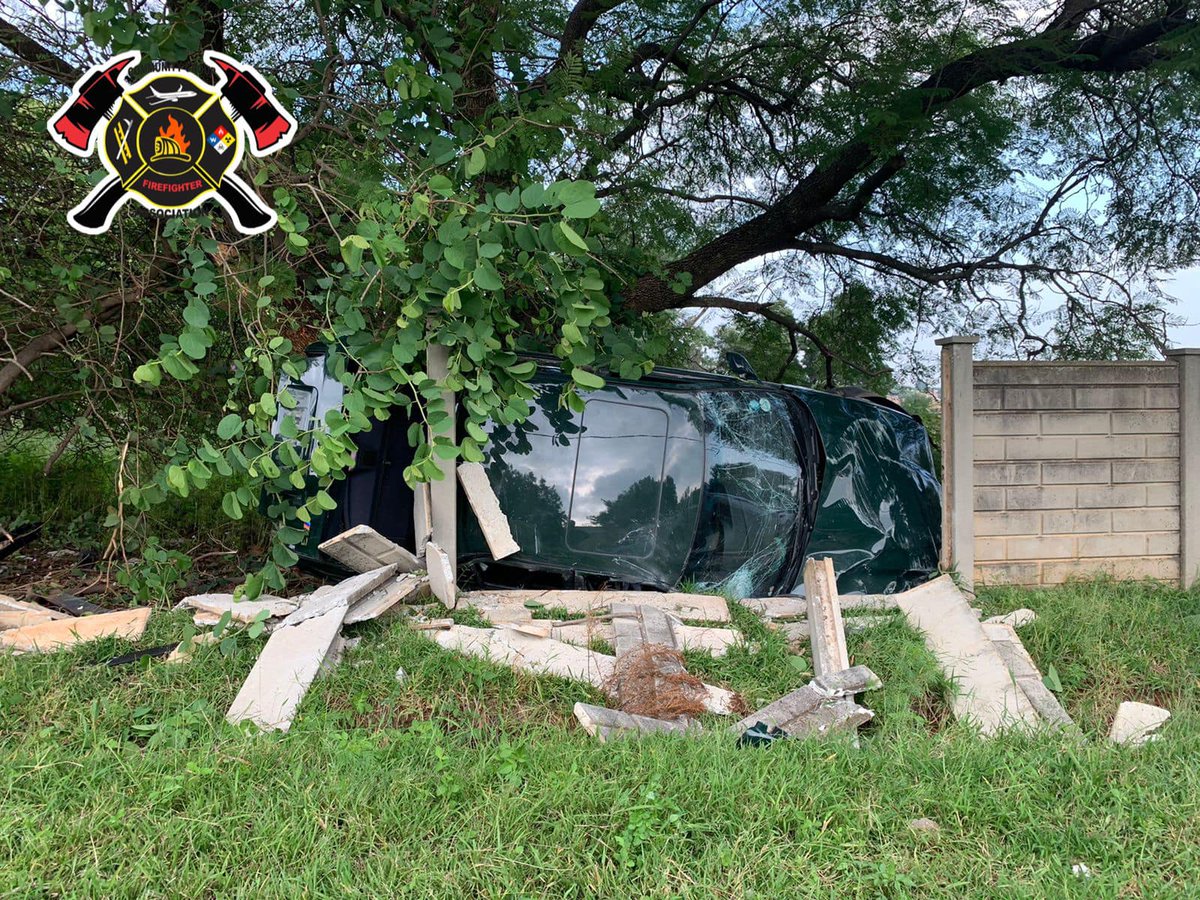 _ArriveAlive's tweet photo. One seriously injured in a vehicle rollover in Roodepoort https://t.co/ap9OxItchl
#ArriveAlive #Collision #CGFA https://t.co/Z4y3qv33x1
