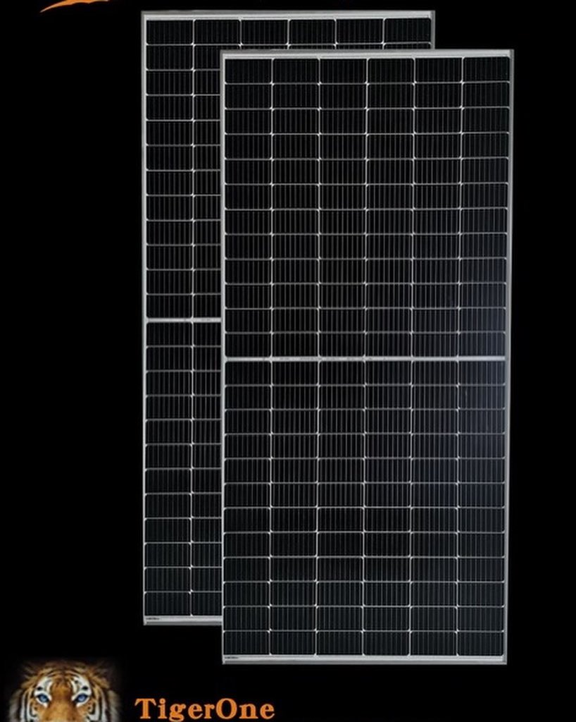 tinalt220's tweet photo. Amerisolar TigerOne Solar Modules strongly recommended：Stronger frames, larger packing quantity, Faster installation, Lower project cost

For more details, feel free to talk at
tinal@amerisolar-usa.com https://t.co/q37Gbz1e65