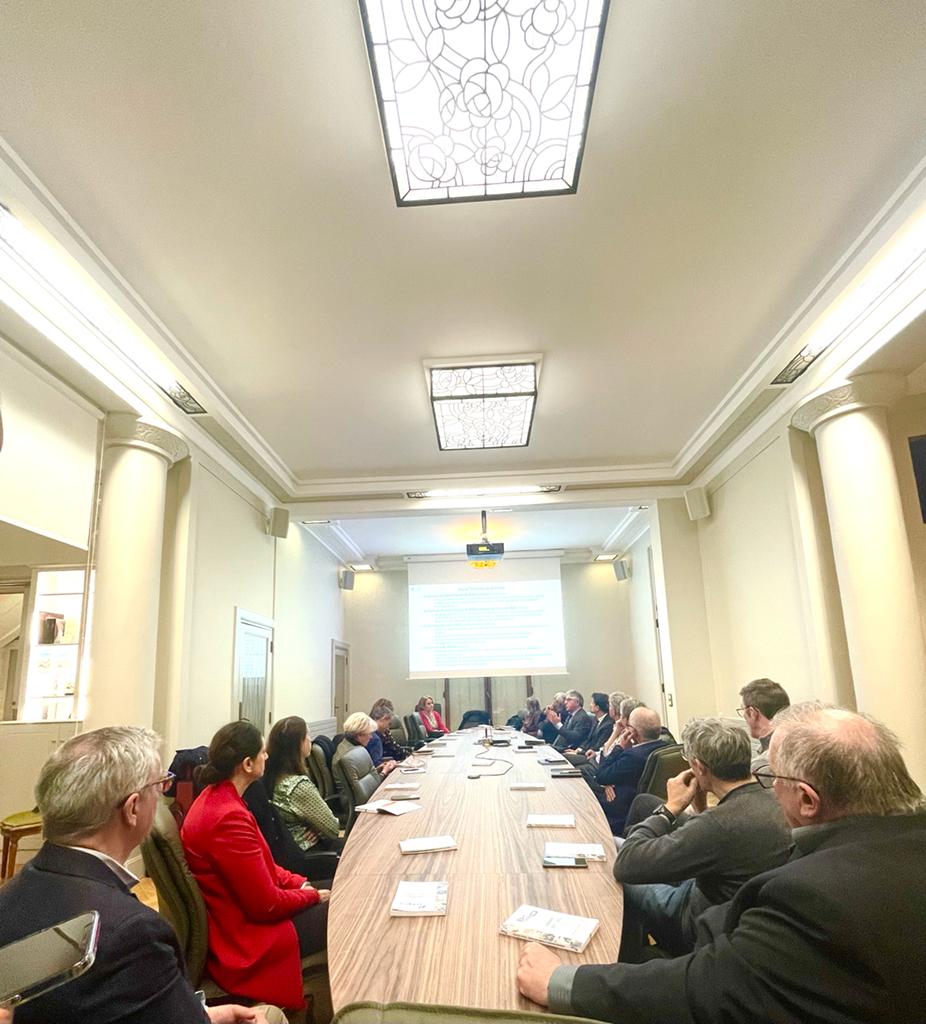 Première réunion d'information pour les candidats MEDEF à la fonction de juge prud'homal hier soir. Échanges enrichissants pour décrypter la réalité de ce mandat passionnant !
Rendez-vous sur notre site pour candidater : medef-yvelines.com