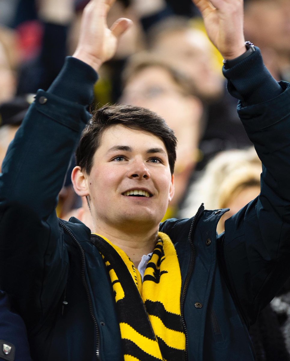 MijnVitesse's tweet photo. Just can’t get enough of it 💛🖤
#Vitesse #VITrom #UECL https://t.co/qjLfTzXqrS