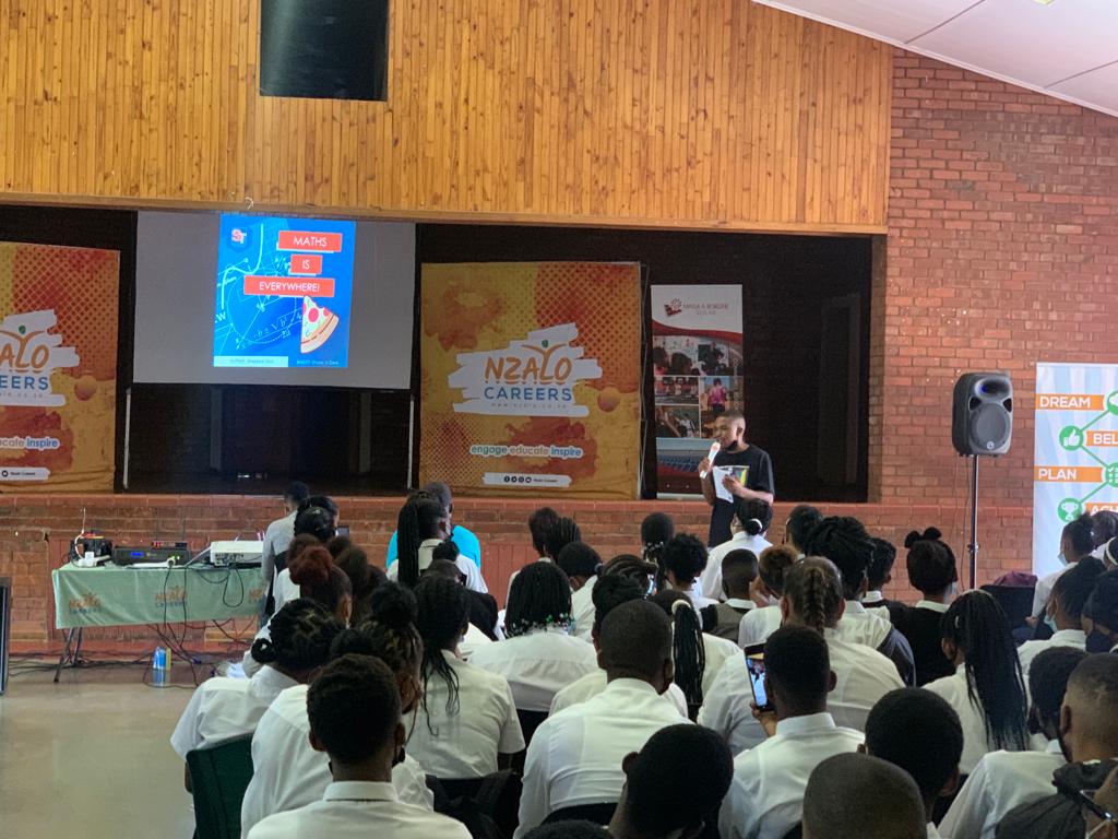 STEMulator1's tweet photo. Barnard Manne presents the #STEMulator and encourages grade 12 learners to be curious about the #STEM (Science, Technology, Engineering and Mathematics) world. @NSTF_SA 

#careerexpo #Matric2022 #hiddenworldrevealed https://t.co/Ou42hYqZVT