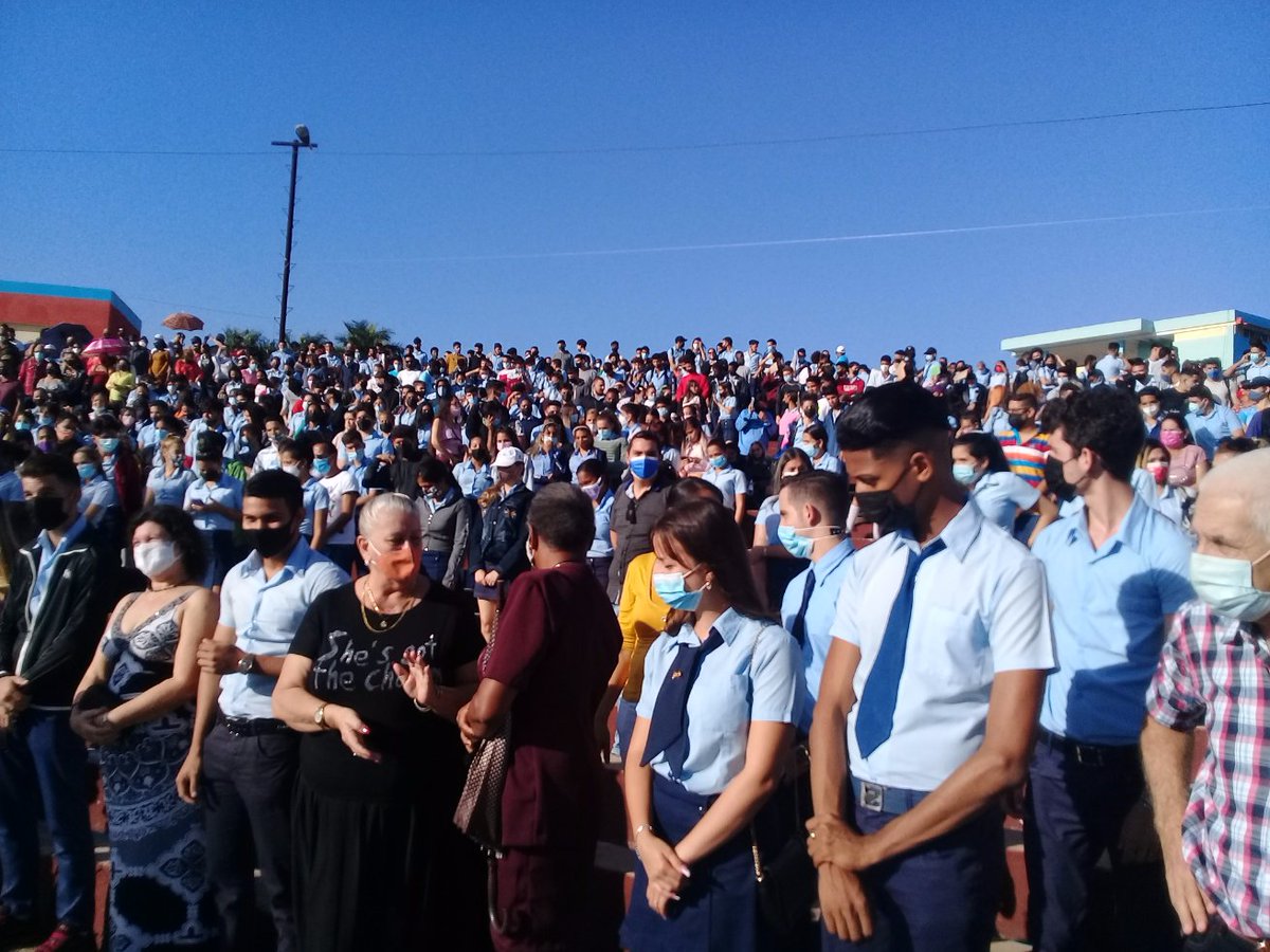 IPVCECamaguey's tweet photo. Graduación #45GeneralisimoIPVCE. El ANFITEATRO que acogió esta fiesta de SABERES y AMISTAD. #SomosContinuidad #SomosCuba #CubaEduca #EducadoresCamagueyanos #CubaMined #FidelEntreNosotros. https://t.co/oKI6tdWsLu