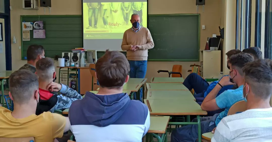 iespabloolavide's tweet photo. Ayer la FPB ha recibido una formación sobre emprendimiento a cargo de Andalucía Emprende gracias a nuestra participación en el programa Innicia Cultura Emprendedora.

@educaand
@inniciaand
@FPAndaluza
#Diferentescomotú
#SomosdelOlavide https://t.co/UEotDWhUeD