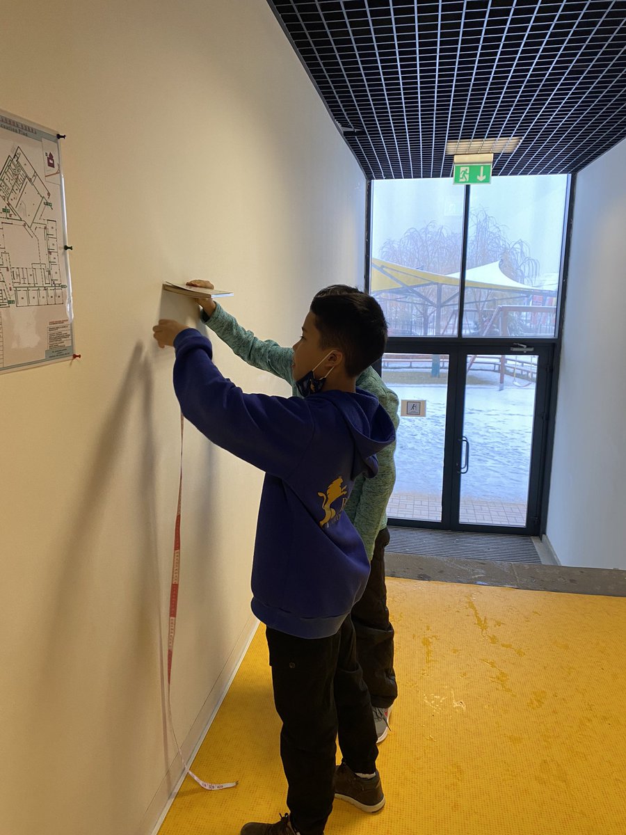 5nBist's tweet photo. Todayβs math problem: How tall would we be if we stood on top of each otherβs heads? #Mathematics #measure #height #howtall https://t.co/uvjsJhfo0E