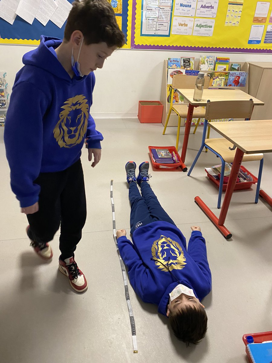 5nBist's tweet photo. Todayβs math problem: How tall would we be if we stood on top of each otherβs heads? #Mathematics #measure #height #howtall https://t.co/uvjsJhfo0E