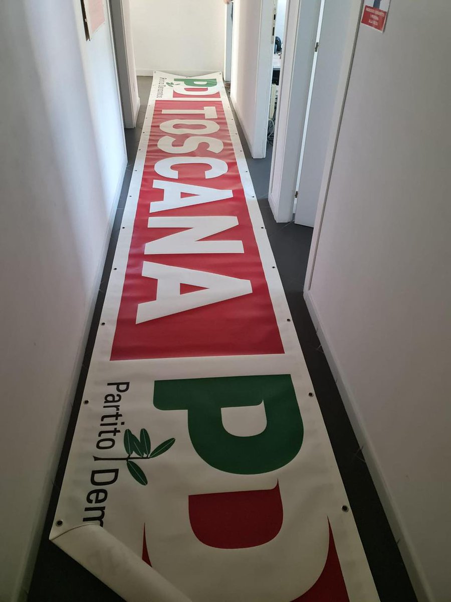 PdToscana's tweet photo. Noi ci stiamo preparando! Ci vediamo domani alle 15 in Piazza Santa Croce a #Firenze alla manifestazione per l’Ucraina promossa dall’associazione @EUROCITIES in 100 piazze d’Europa. Per gridare il nostro NO alla guerra di Putin. #citieswithukraine https://t.co/DNoc9PlDV0