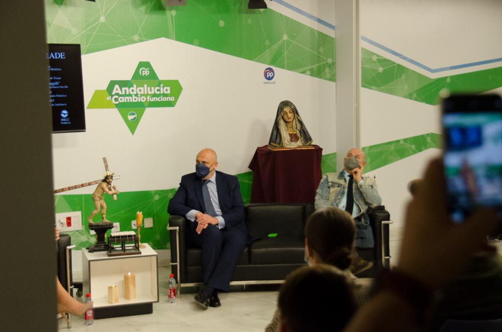 Patricia_Pozo_'s tweet photo. Enhorabuena a @NNGGAndalucia por el magnífico #ForoCofrade. Un privilegio poner en valor nuestra #SemanaSanta junto a @paquili1, de @GremioArteSacro; @sergiosopena, Hermano Mayor de @EspDeTriana y @primojurado, director de @IAPHpatrimonio. Nuestro arte sacro, único en el mundo https://t.co/rsNhPTrk1W