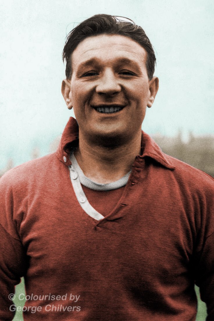 OldLFC_Colour's tweet photo. Serial trophy winning manager Bob Paisley, captured &amp; colourised as a player in the #LFC team of the late 40s/early 50s. He also served the Reds as a physio, coach and director. Plenty more pics like this in the book. Available to pre-order now. #Paisley #legend #SirBob 🔴⚽️🏆 https://t.co/8UpGx7IkYH