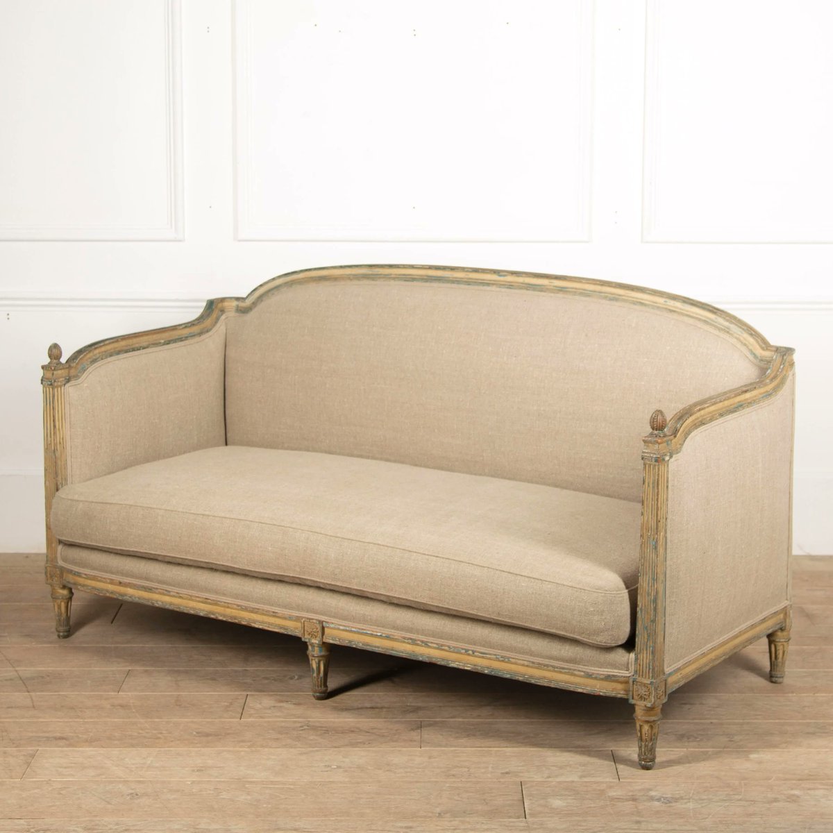 LorfordsAntiq's tweet photo. L A T E S T A R R I V A L ✨
19th Century French Sofa
https://t.co/fR8150Ysph
#LorfordsAntiques #Lorfords #Antiques #BuyAntiques #19thCentury #French #FrenchAntiques #Interiors https://t.co/Y8O3jSrsxx