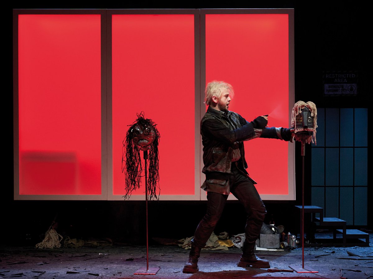maybethisTim's tweet photo. Tonight is the premier of il Barbiere di Siviglia. Toi toi toi to my wonderful cast mates and everyone involved 🤖 🎈 @TheaterWien
📸 Herwig Prammer https://t.co/rUHravhg14