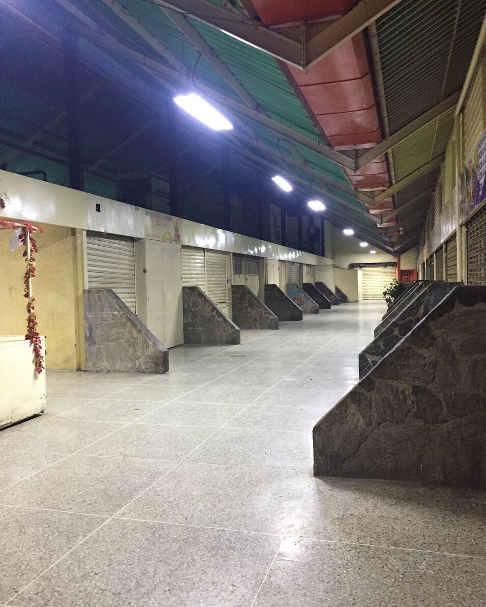 C4rlo02's tweet photo. Restaurando espacios para nuestro pueblo bajo el marco plan caracas patriota bella y segura las bricopt de la @MVzlaBella seguimos avanzando.@NicolasMaduro @JacquelinePSUV @gestionperfecta @MVzlaBella @AlcaldiaDCcs @inmerca_caracas https://t.co/ge7cQP1gL1