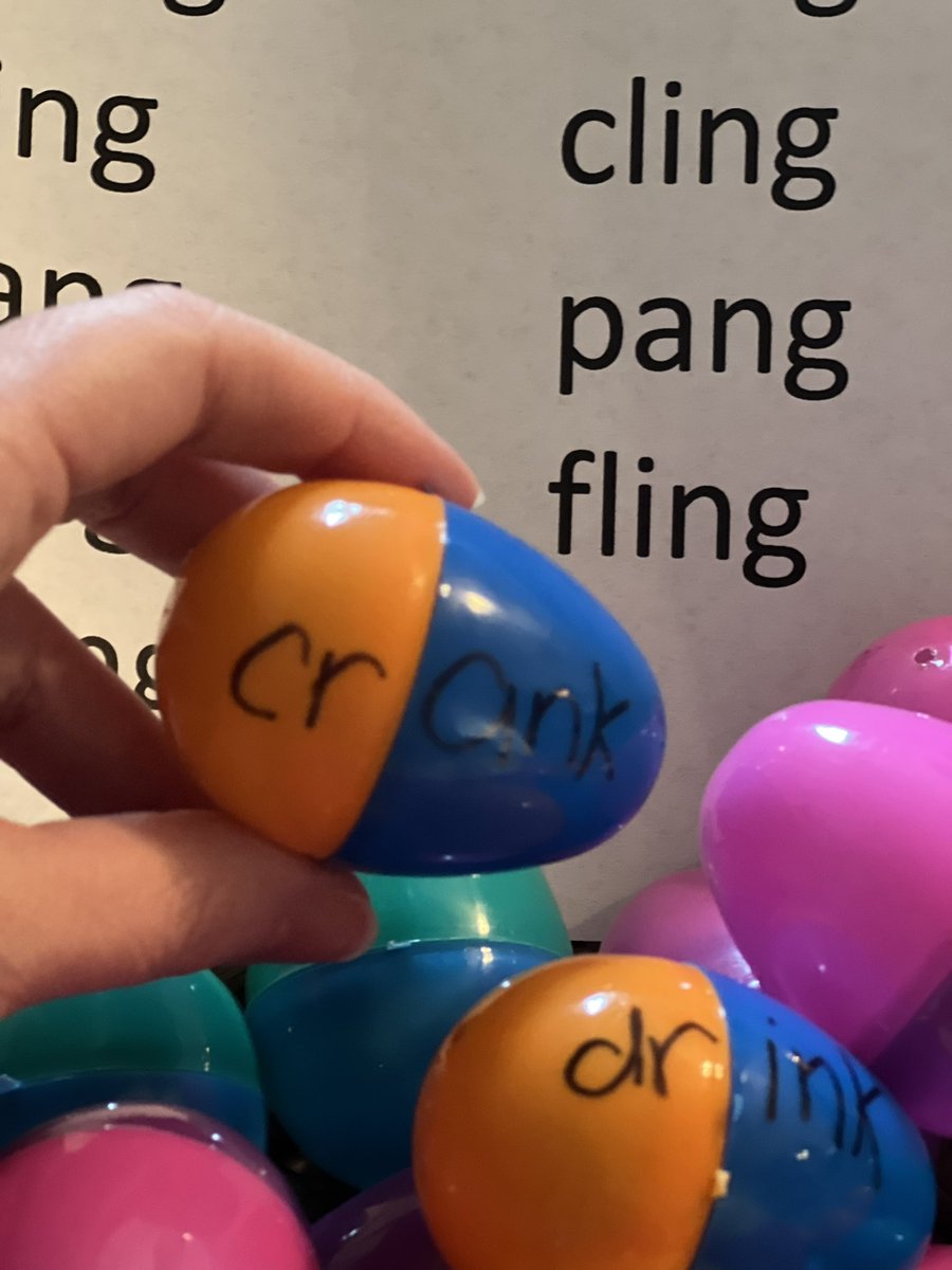 Kzlucero's tweet photo. What we are working on today? Can you guess what’s inside? #OrtonGillingham #Blends #Exceptionstotherule #MakingWords #ShortVowel #FridayFun https://t.co/JMO7ZaDnVw