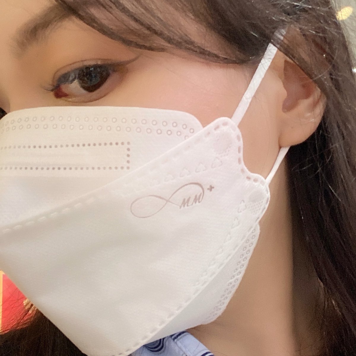 looookmai's tweet photo. มาย้ำว่าแมสแบรนด์ไทยทรง 3d กรอง 4 ชั้นอันนี้ดีมากๆๆๆ คือใส่แล้วกระชับหน้า ไม่อ้า หายใจสะดวก ไม่อับ ไม่ระคายผิว นี่ใส่ตลอดวันมาระยะนึงก็ไม่เป็นสิวนะ ได้ตรา vfe/bfe/pfe กันเชื้อโรค แบคทีเรีย ละอองน้ำ ฝุ่น pm 2.5 ด้วย ราคาโอเค 1 กล่อง ลดเหลือ 99 บ่อย สายไม่รั้งไม่ปวดหู ให้ 10/10 เลย https://t.co/CfQUP7upJY